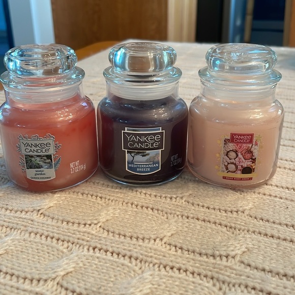 New Yankee Candles 3 in lot Mediterranean Breeze/Water Garden/Movie Night Cocoa - Picture 1 of 11
